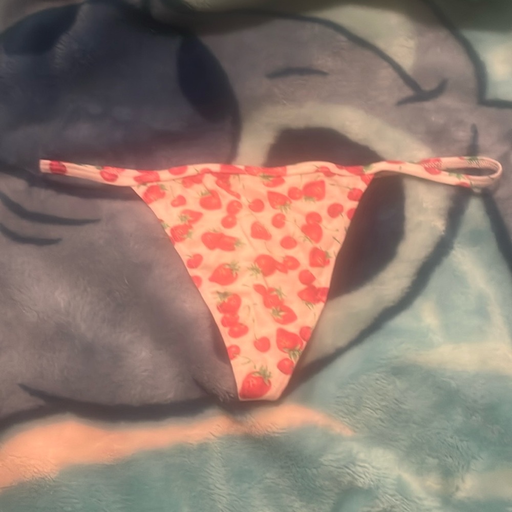 Victoria’s Secret V-String L